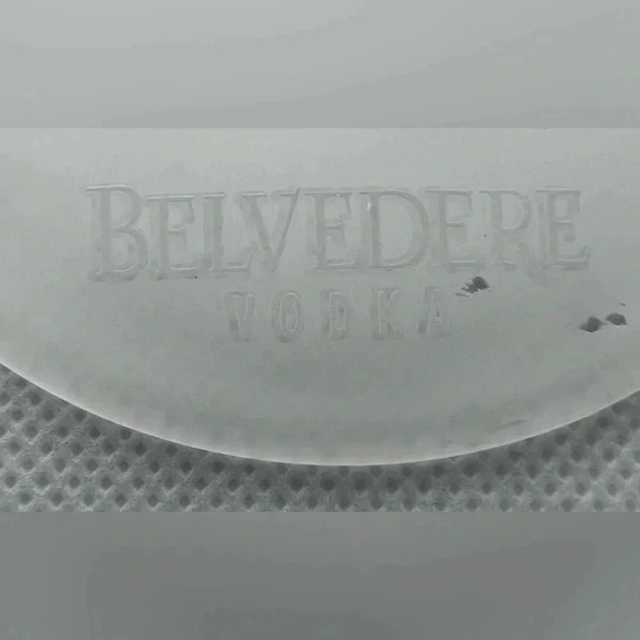 Belvedere | Spectre 007 long stemmed frosted martini glass. - Picture 3 of 14